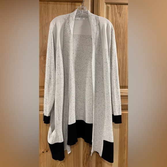 Peyton Primrose Off White Gray and Black Speckled Knit Color Block Long Cardigan - Picture 1 of 12